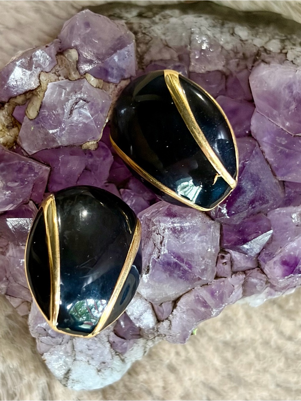 Signed NAPIER Gold Tone and Black Oval Pierced Post Length 3/4” Earrings